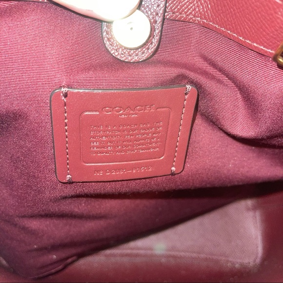 Coach Signature Town Bucket Bag - Picture 4 of 7